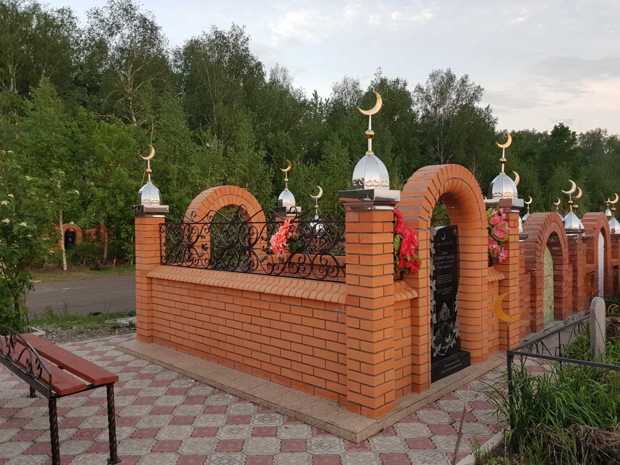 Колпаки на столб забора из нержавеющей стали. Парапеты