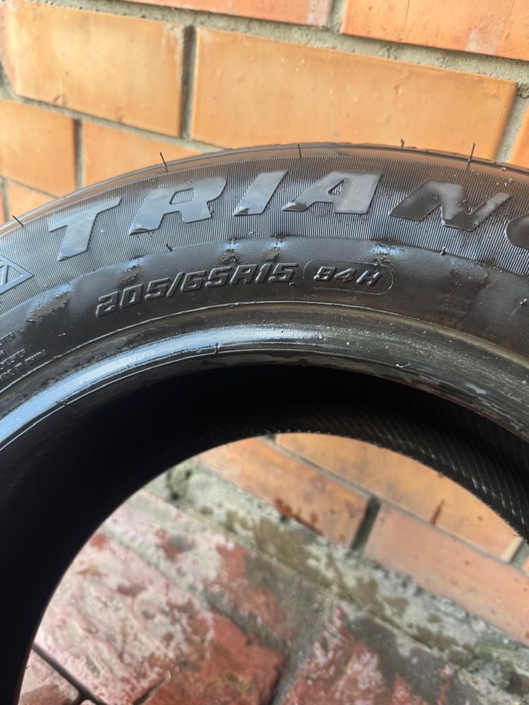 Продам комплект автошины  205/65R15