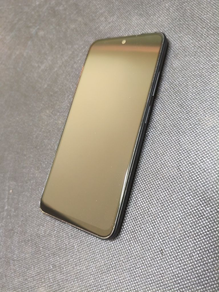 Продам телефон Redmi Note 11 В отличном состоянии Не глючит, не виснет