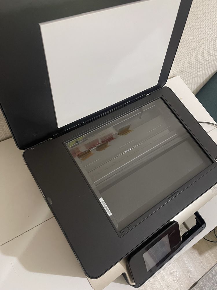 HP 6525 принтер в хорошем состояний,без картриджа