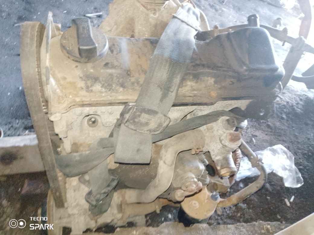 Продам двигатели фольцвагин сидан обём 1,8