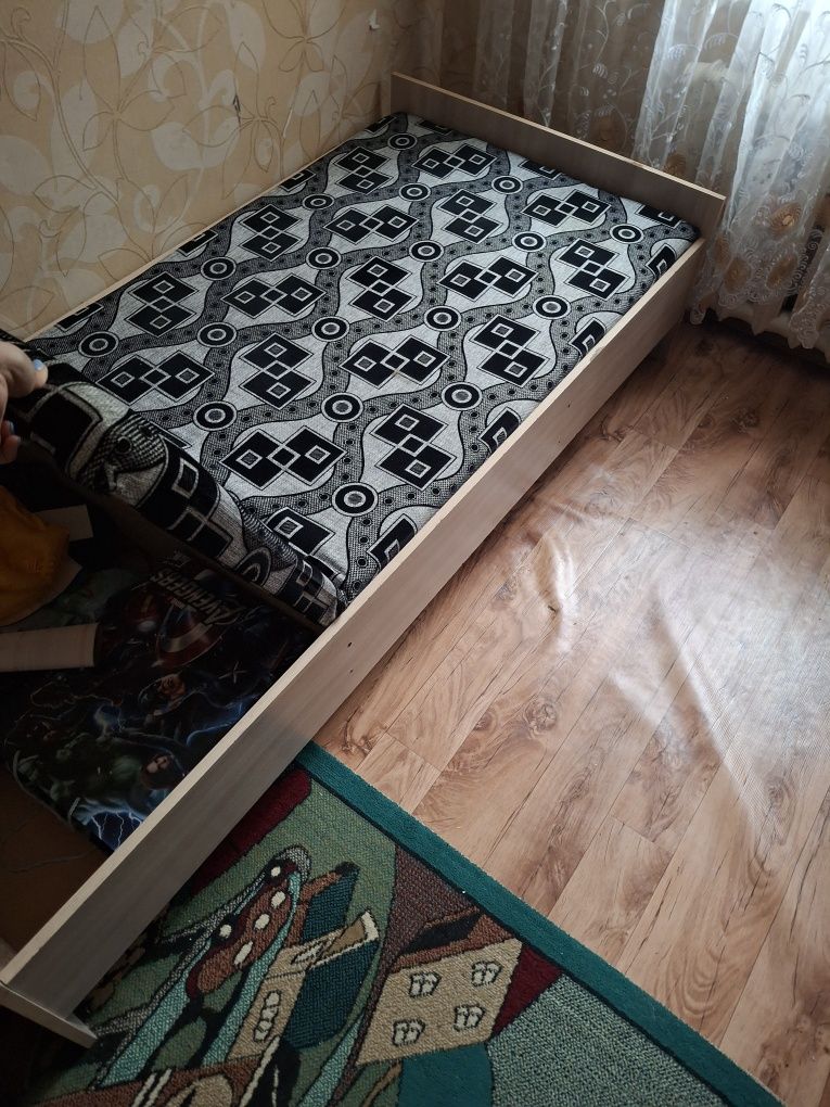 Кровать полуторка