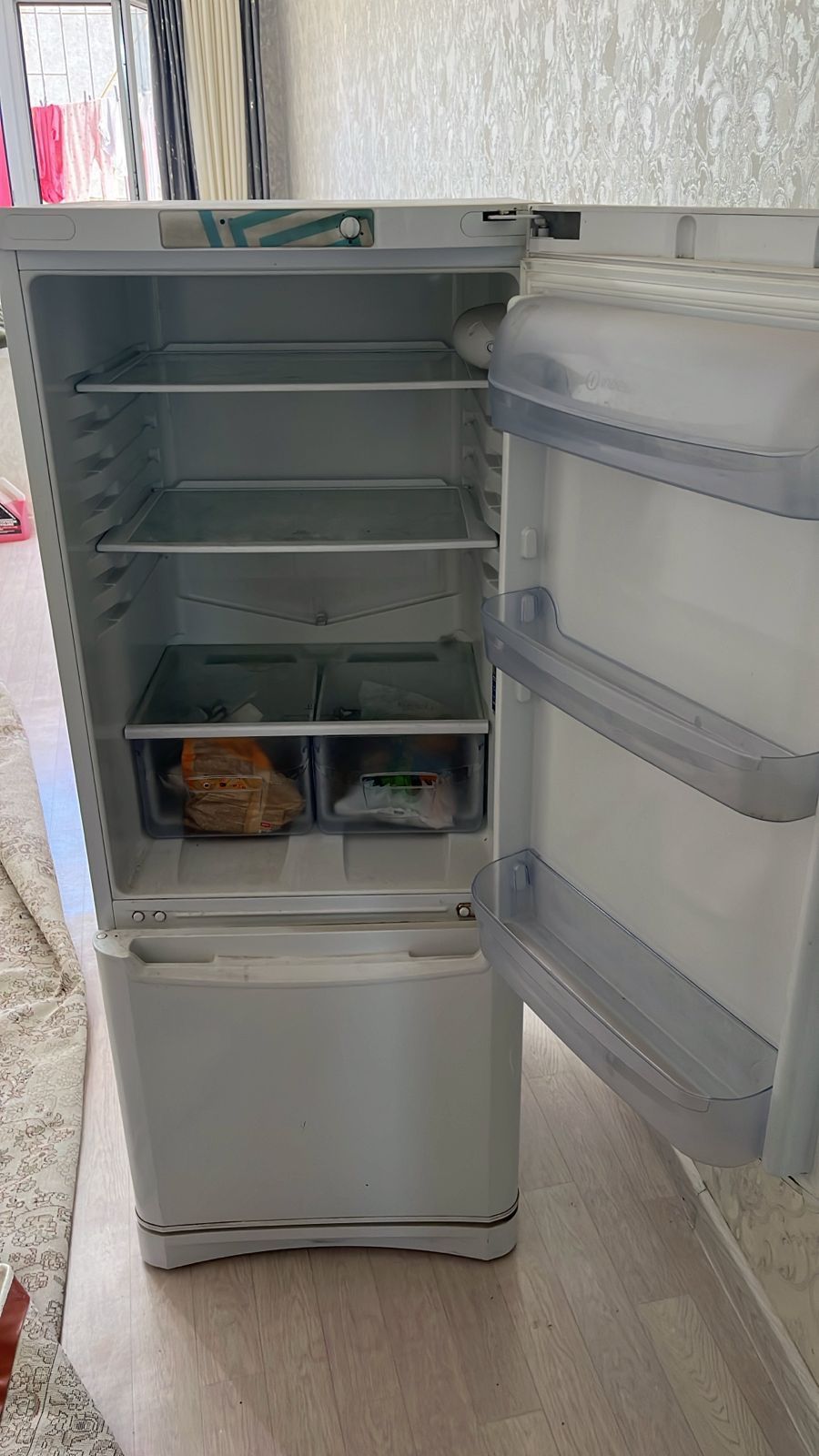 Холодильни Indesit