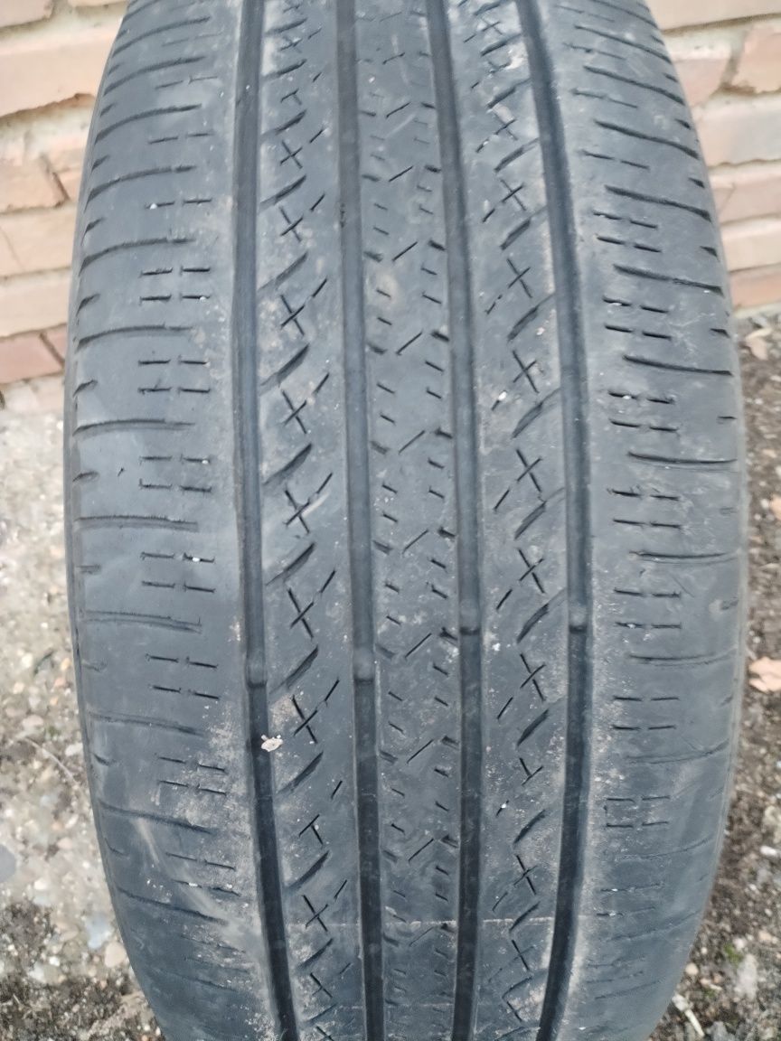 Продам шины размером 235/ 55/ 19