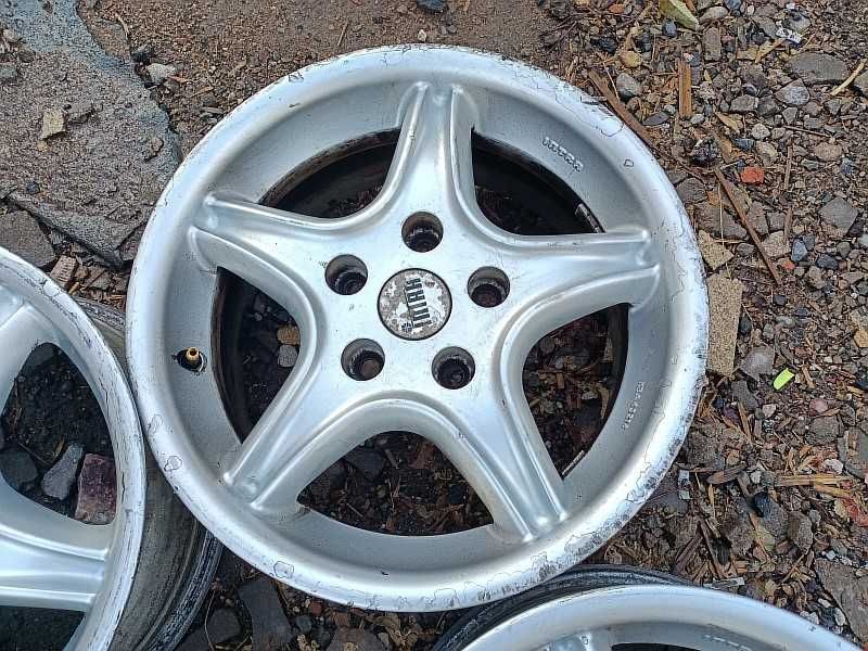 Продам оригинальные легкосплавные диски "Intra" на автомашину Audi.