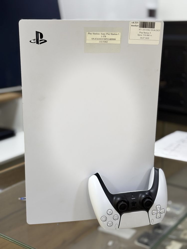 Play.   station 5.  1 джоистик