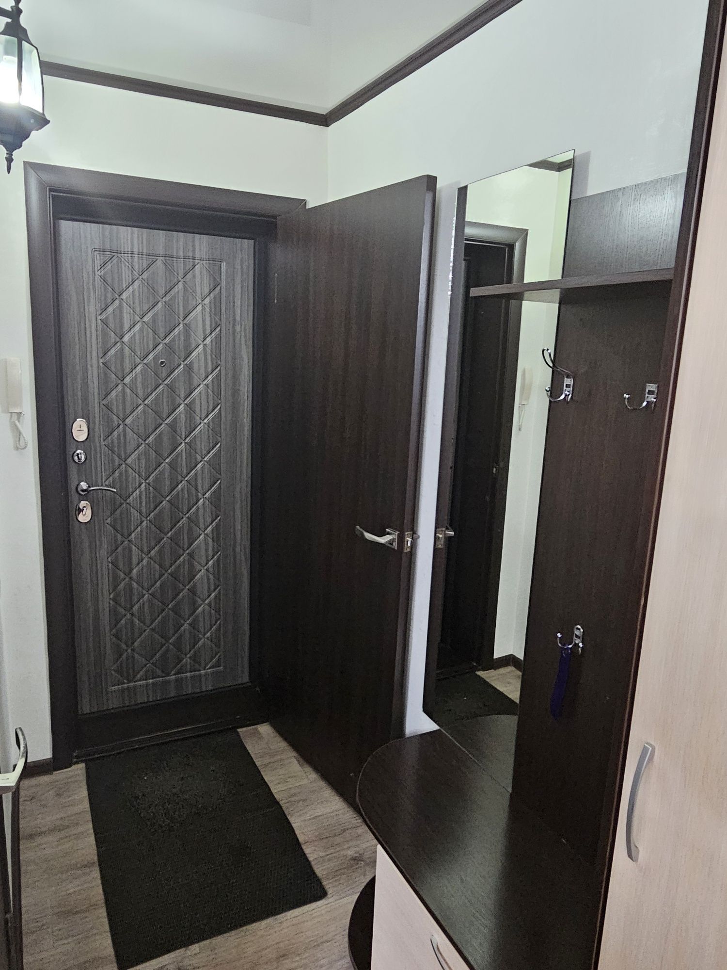 2-комнатнаяЛЮКСкоролевская кровать,огромный диван,TV165см,ваннаJACUZZI