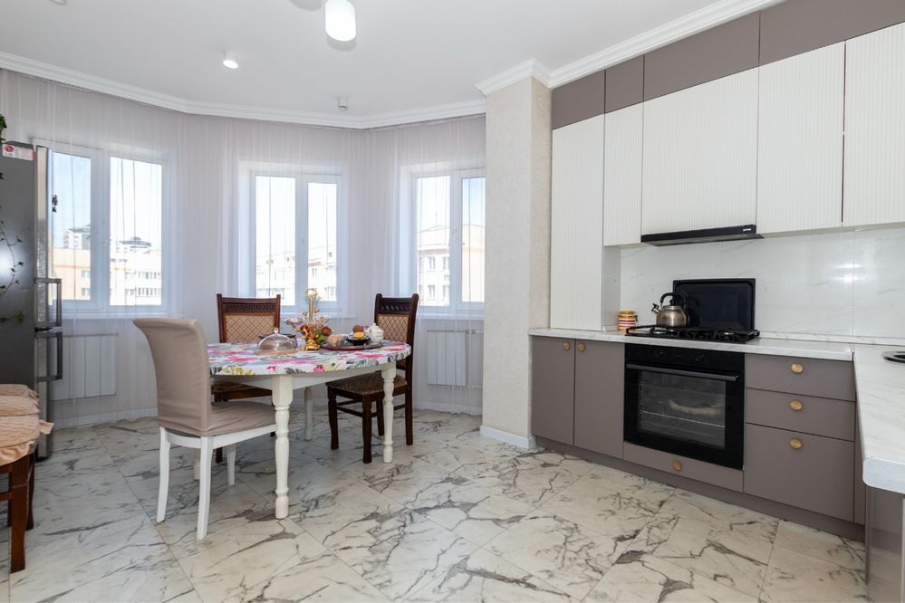 Продам 3-комнатную кв в “Золотом центре” Астаны
