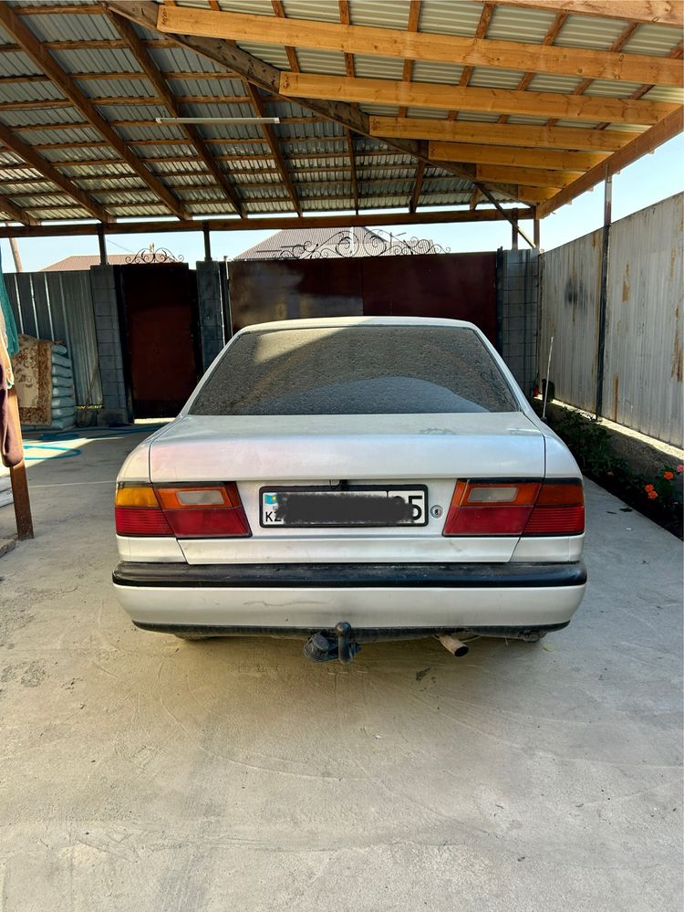Nissan primera P10