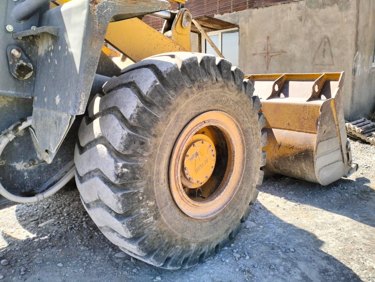 Продам погрузчик 3 кубовый