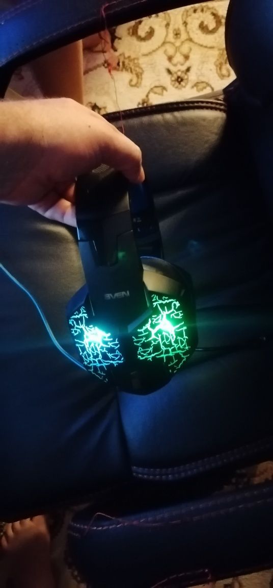 Игровые наушники с подсветкой
