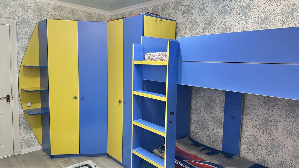 Детский двухьярусный кровать