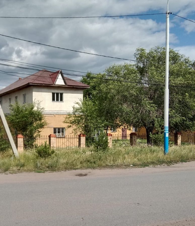 Продам здание свободного назначения в г.Акколь,98 км.от Астаны