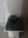 Play Station 4 pro 1tb