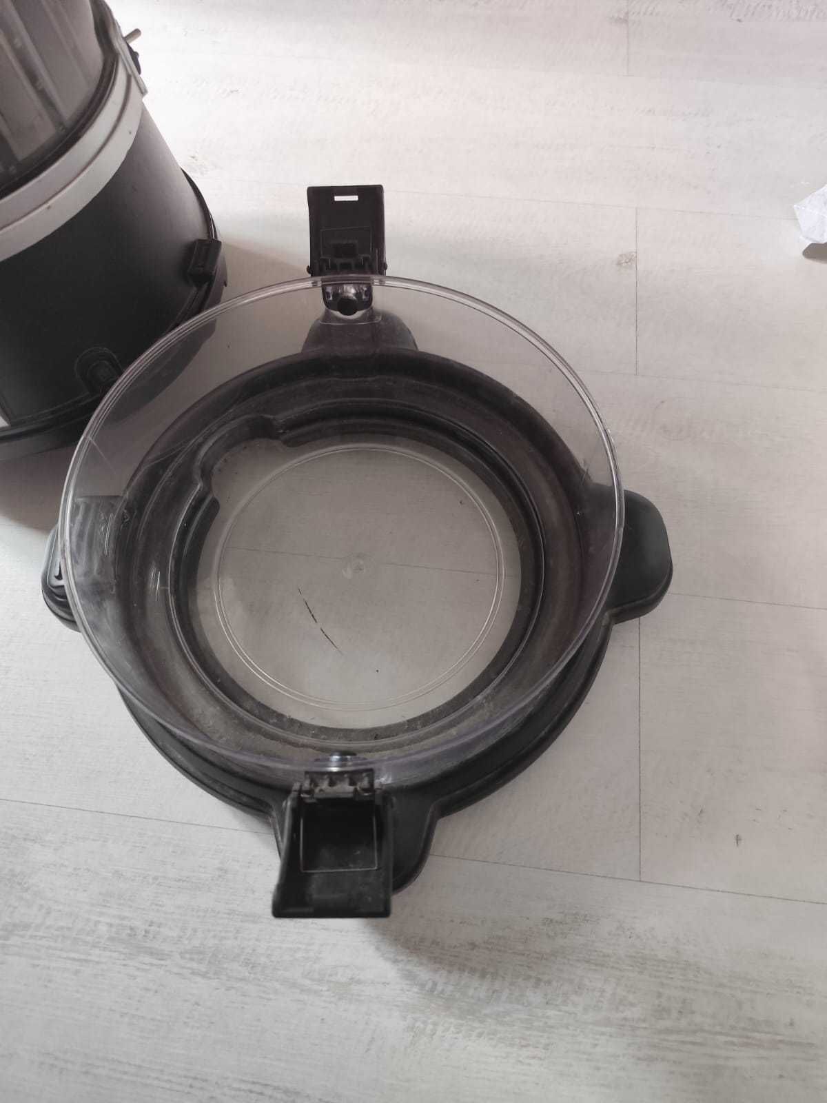 Продам пылесос Aura Roboclean