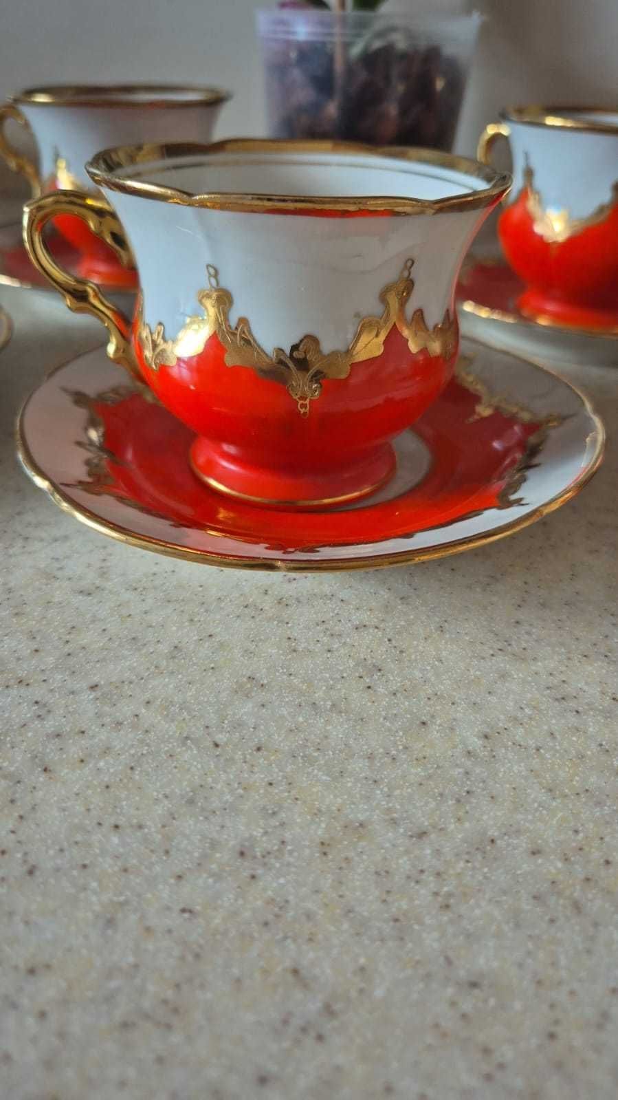 Сервиз фарфоровый Красный бутон (неполный)