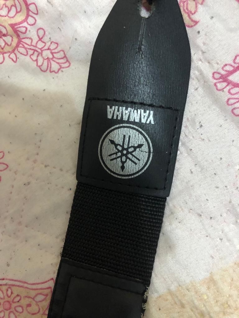 Продам отличную акустическую гитару YAMAHA F310
