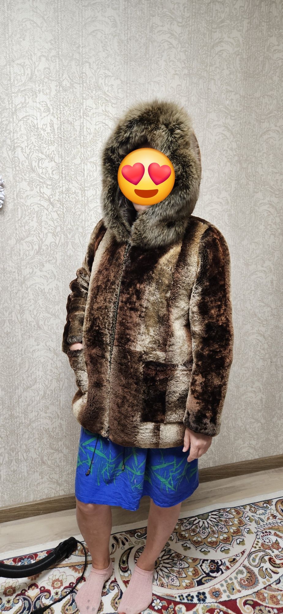 Шуба полностью натуральная, мутон.