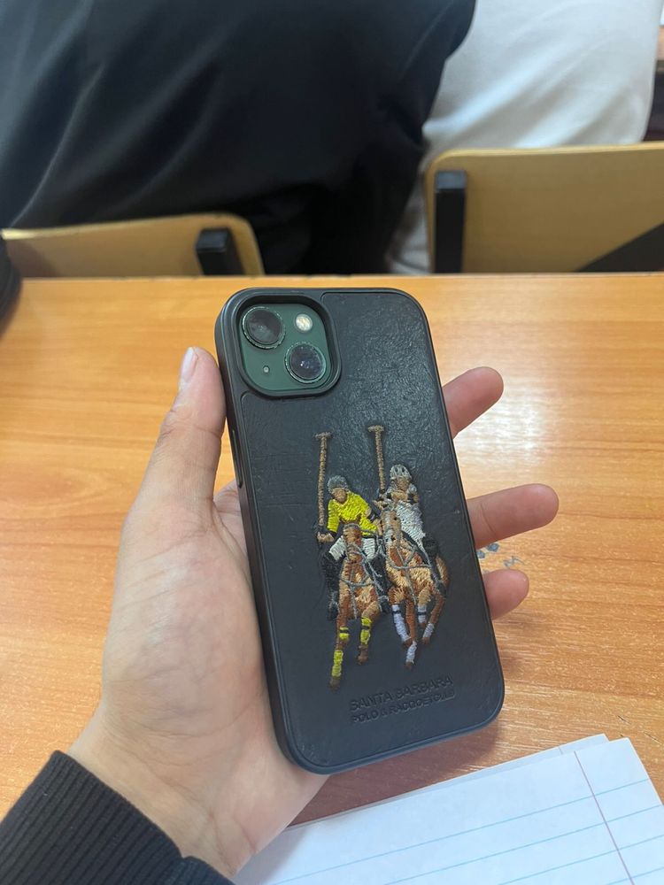 Продам айфон 13