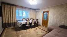 Продаю 4 ком квартиру в 6 мкр( р-н школы №10)