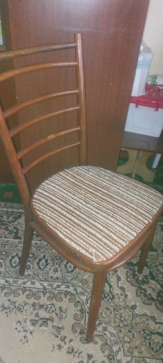 Стул со спинкой деревянный