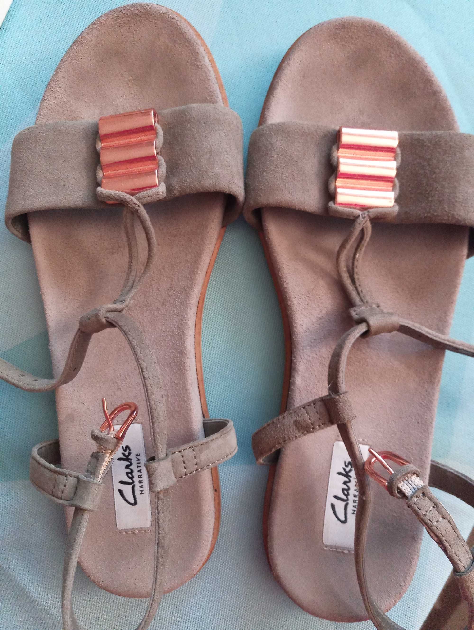 Сандалии цвета хаки Clarks, Great Britain, замша, 24-24,5 см