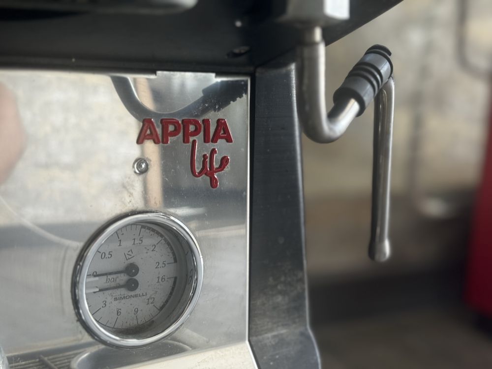 Кофемашина Nuova Simonelli apia life 2 групповая