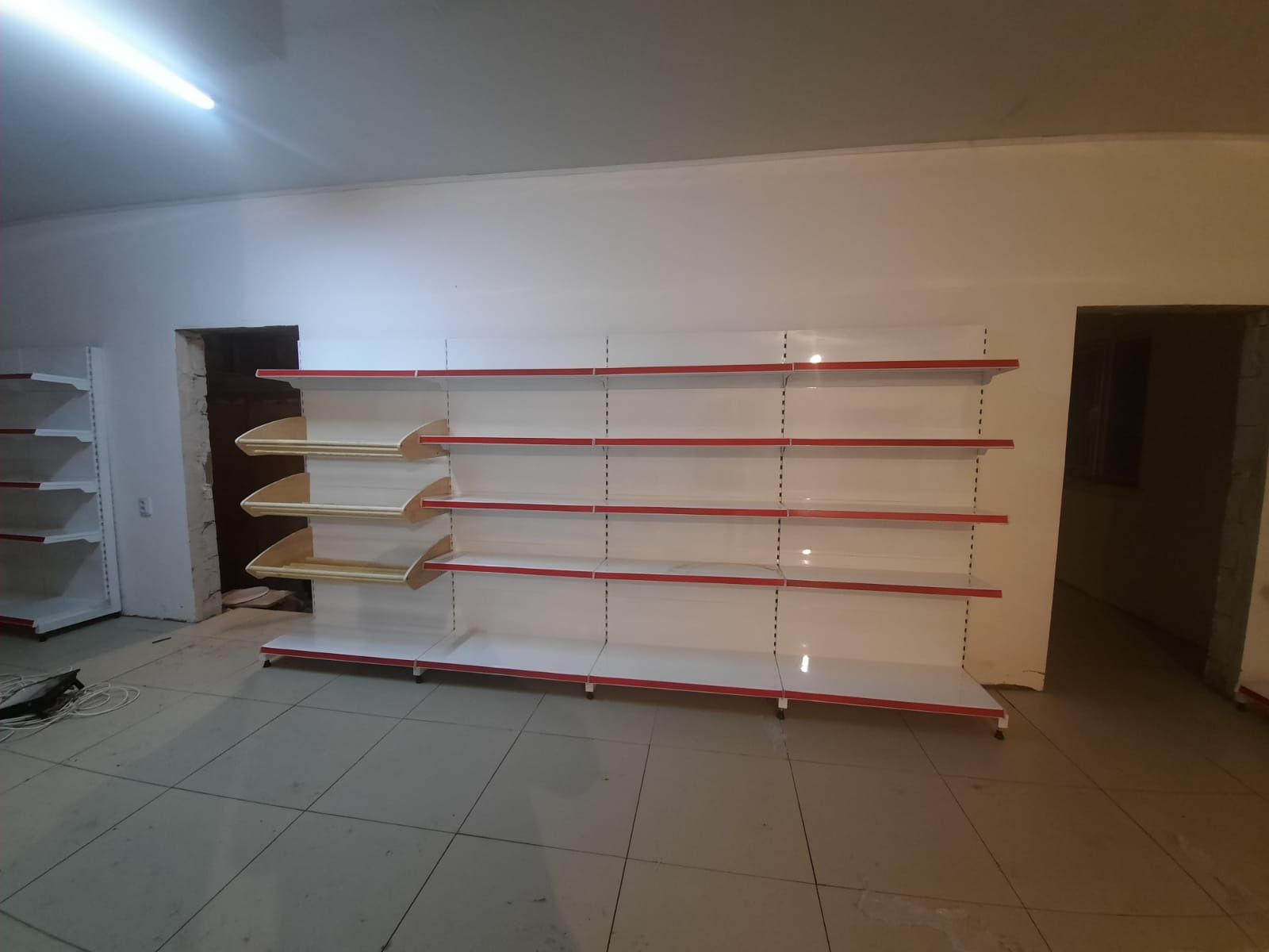Все виды стеллажей и полки для магазина