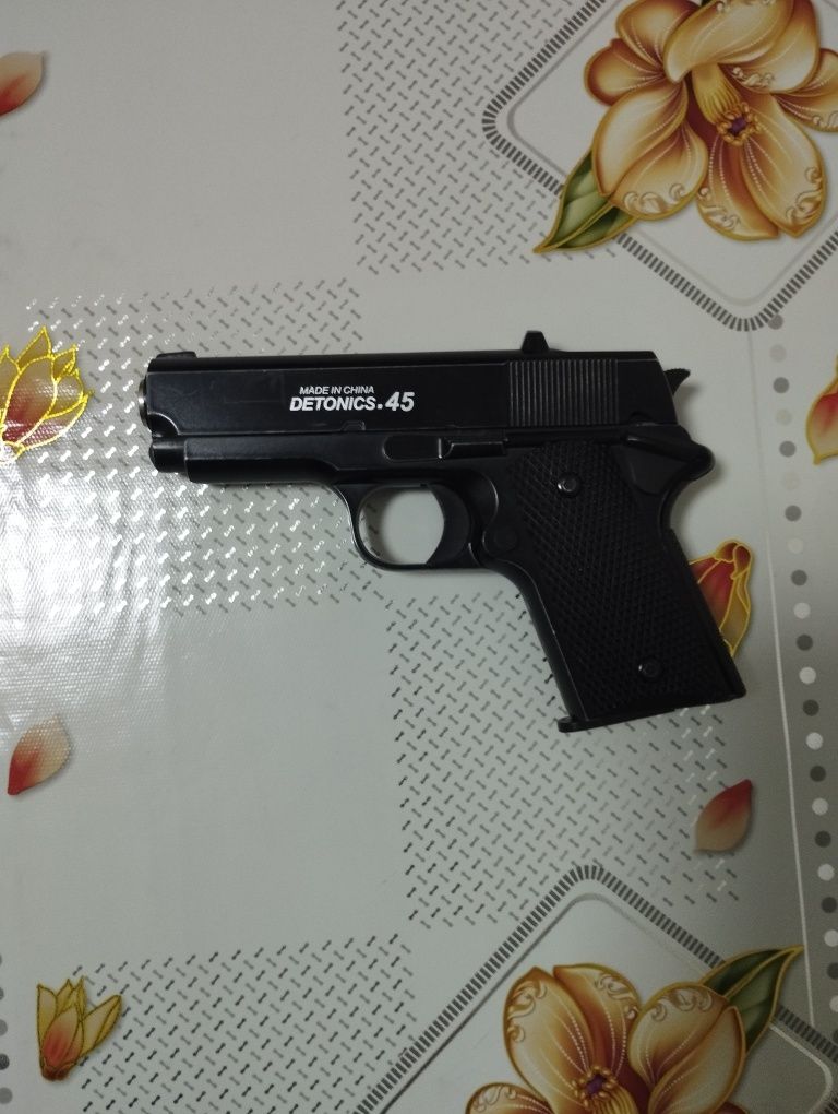 Продаются игрушки