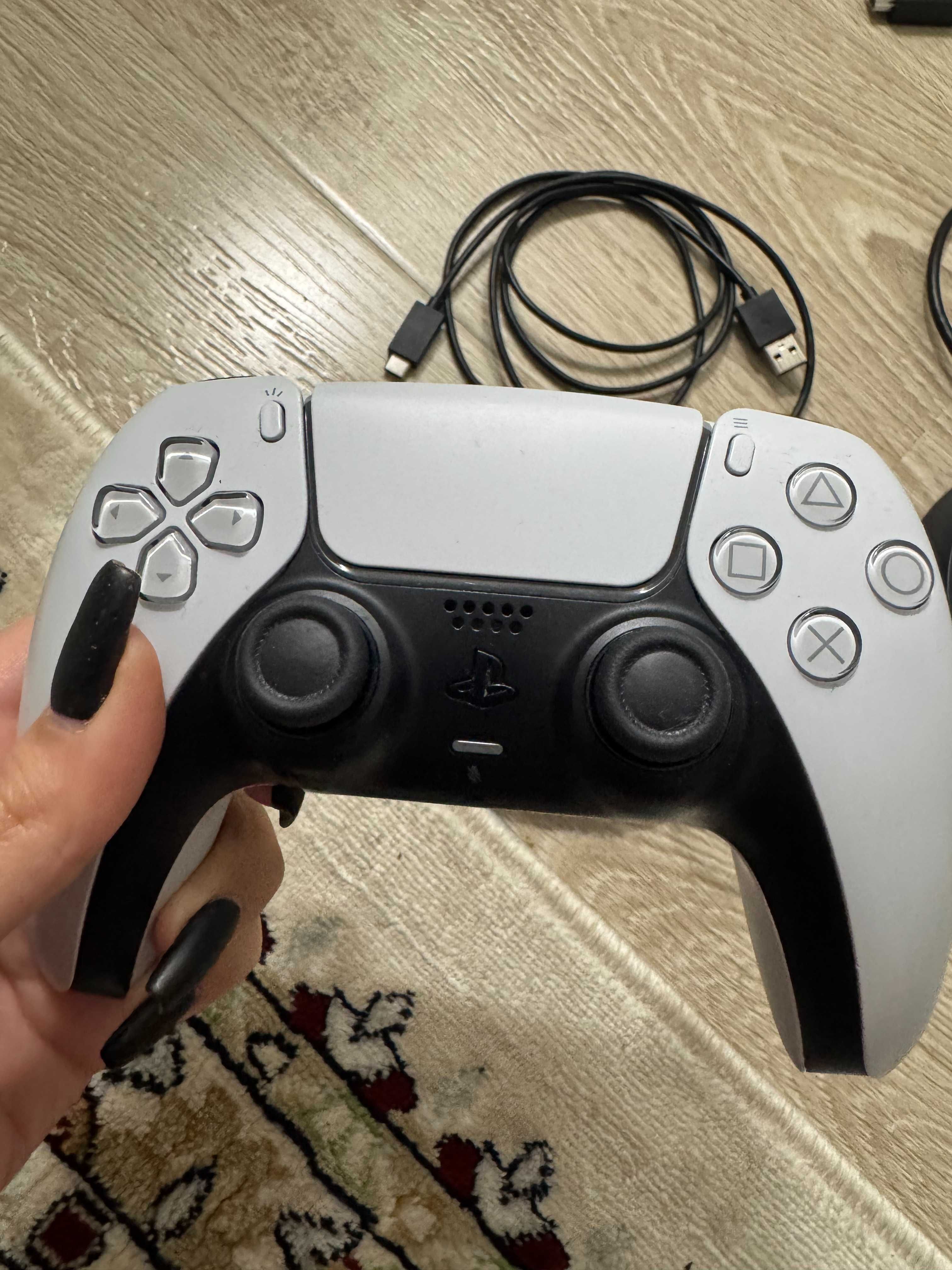 Продаю PlayStation 5 (825 GB SSD, с дисководом) — отличное состояние