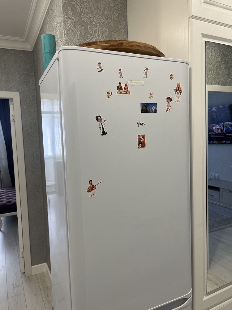 Продам холодильник