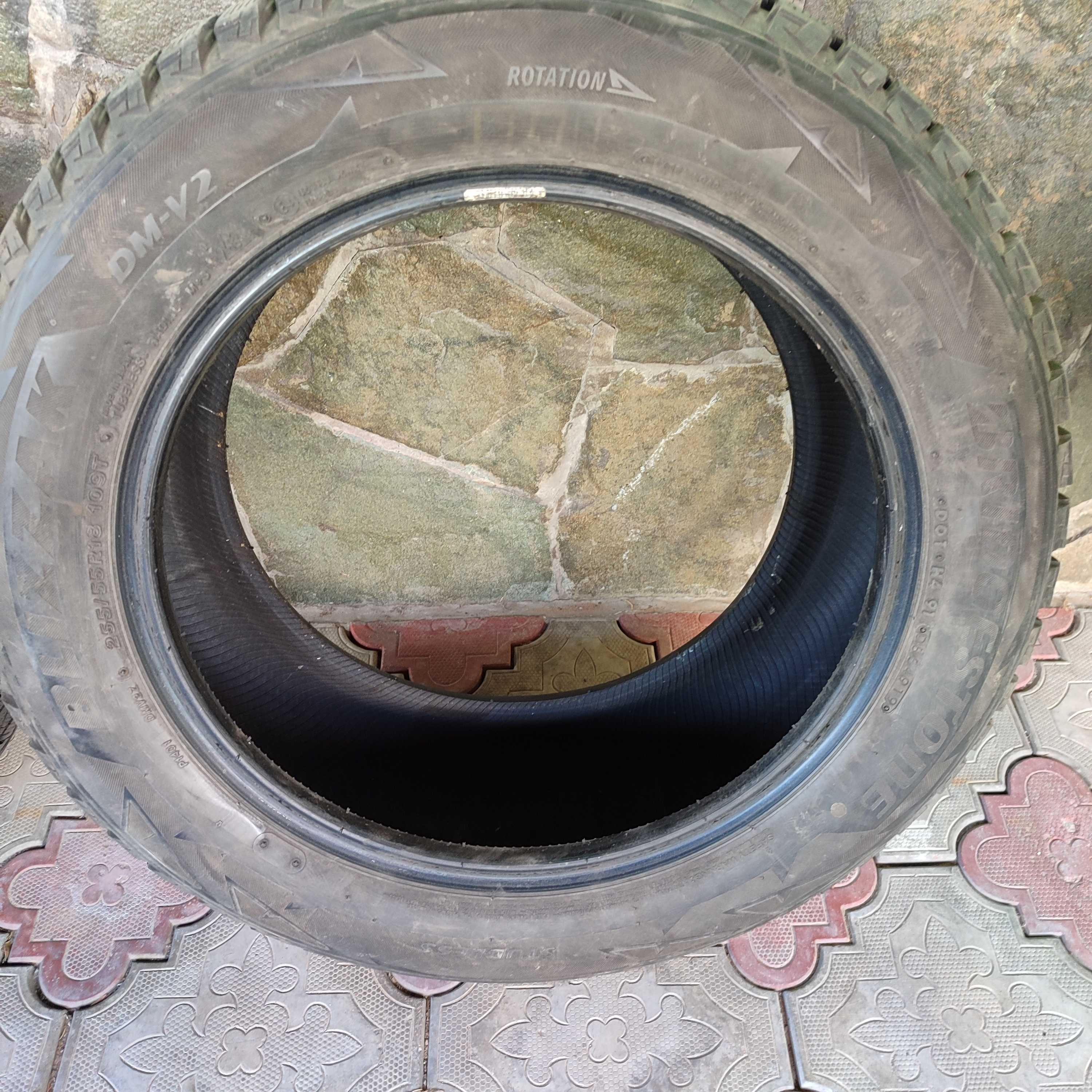 Зимняя резина Bridgstone Blizzak DM-V2  255 55 R18