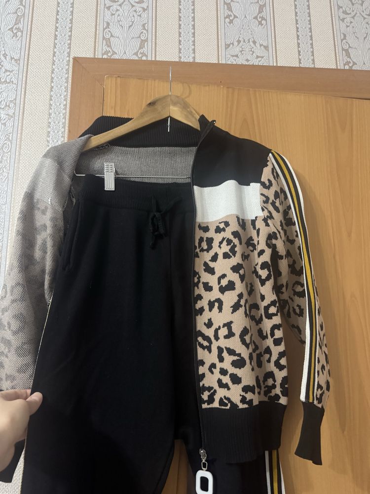 Продам женскую спортивку