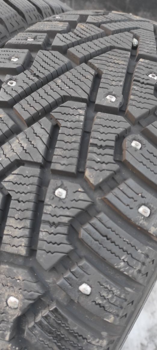 Комплект шин 225/60/18 pirelli.