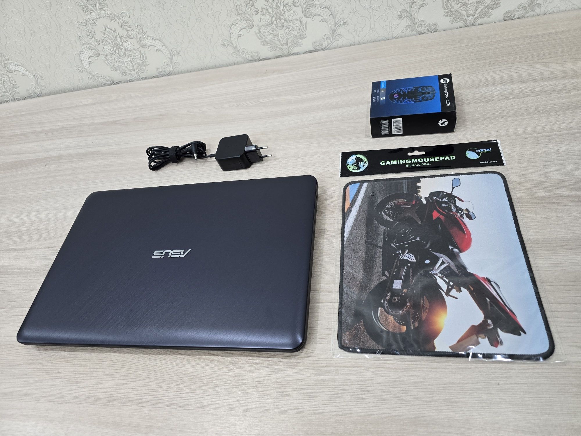 ASUS, Core i3, Ram 8Gb, SSD 256Gb, с коробкой