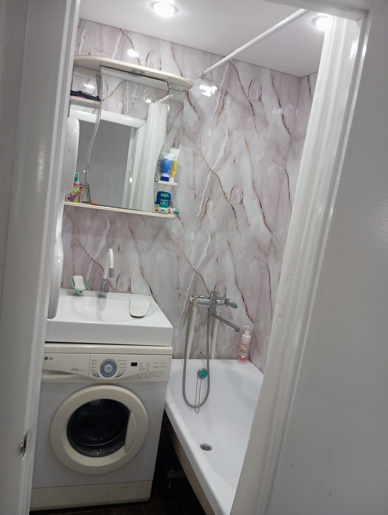 Продам квартиру, район Достык мола.
