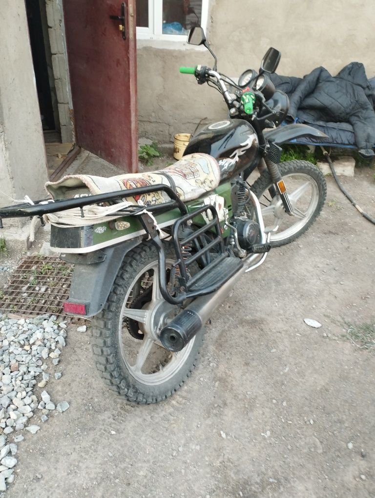 Продаётся мотоцикл Яки200