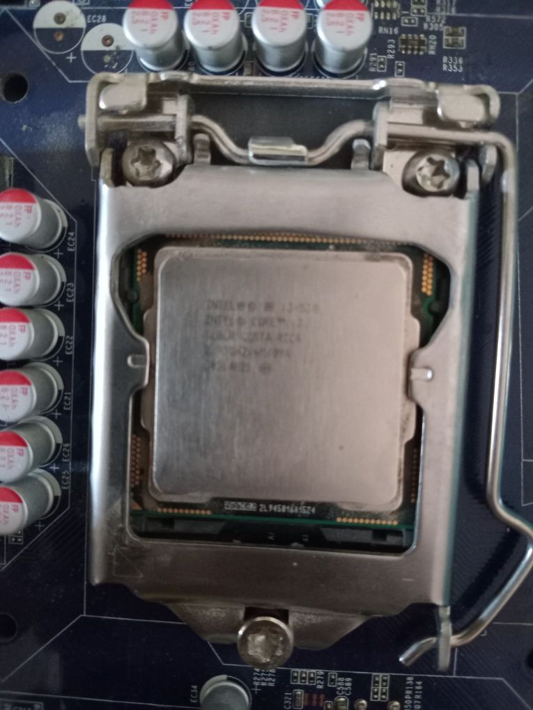 Core i 3 530 Матеренскии плата  FOXCONN 2×2 DDR3 1333 мгц