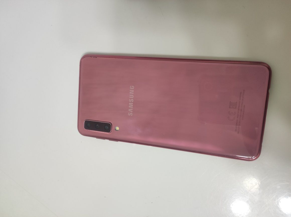 Продам samnsung A 7 2018