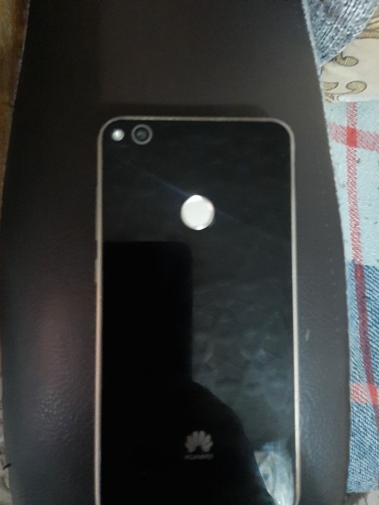 Продаю телефон HUAWEI P8 за 30000т