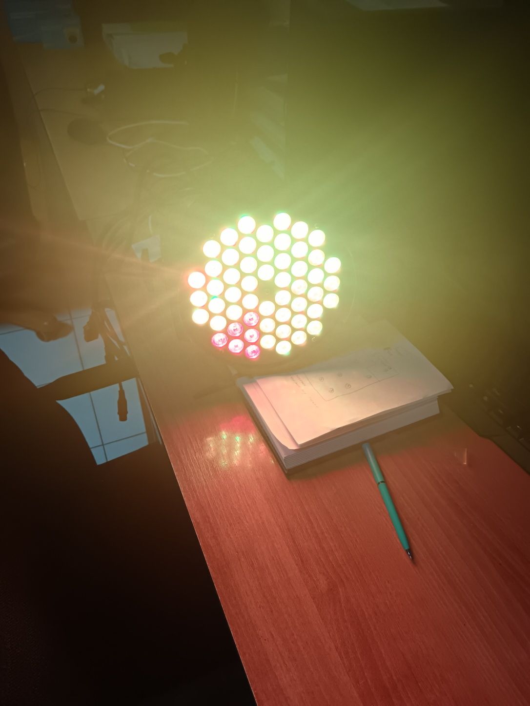 Продам led прожектор