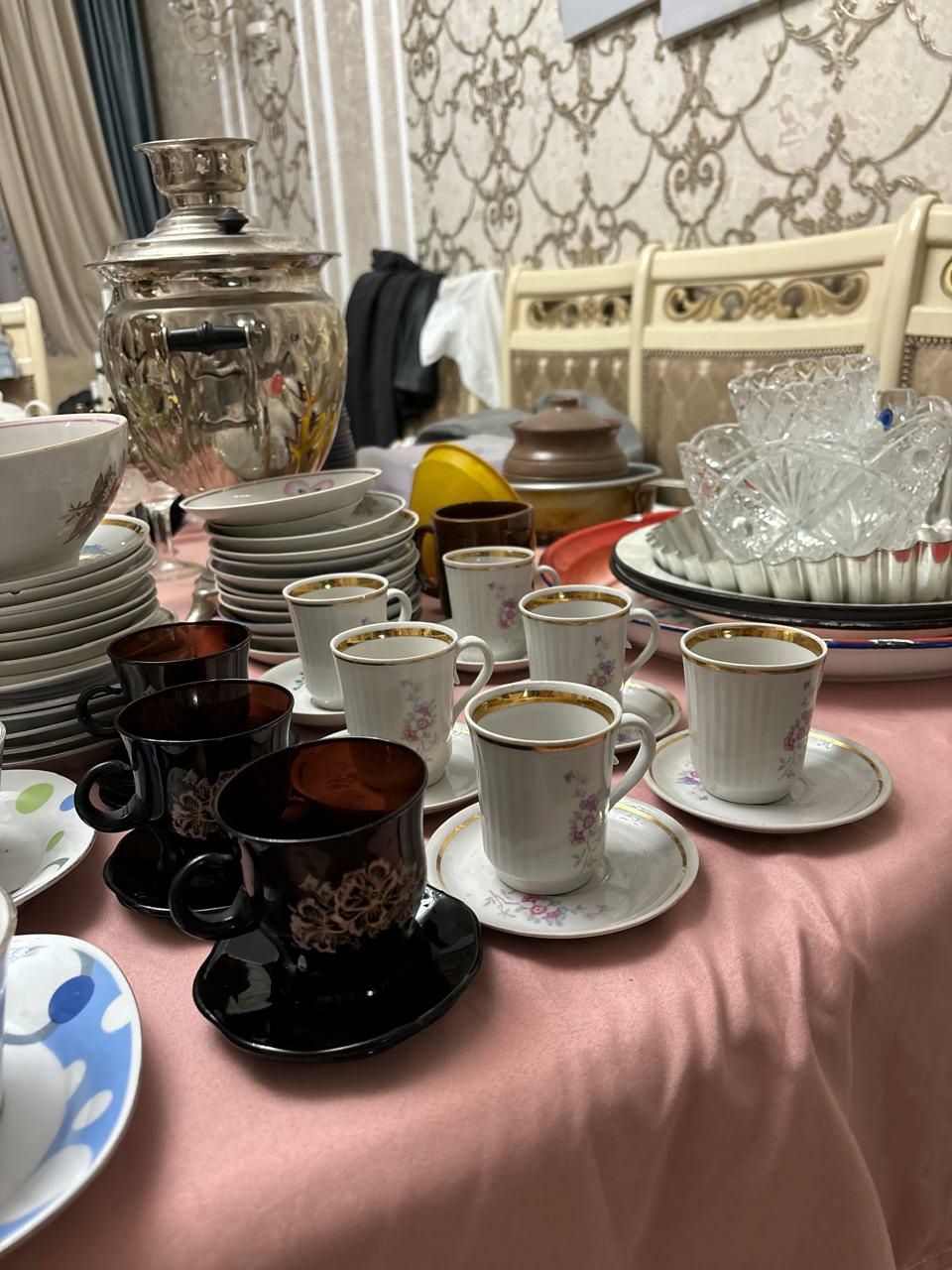 Продам кастрюли самовар и посуду