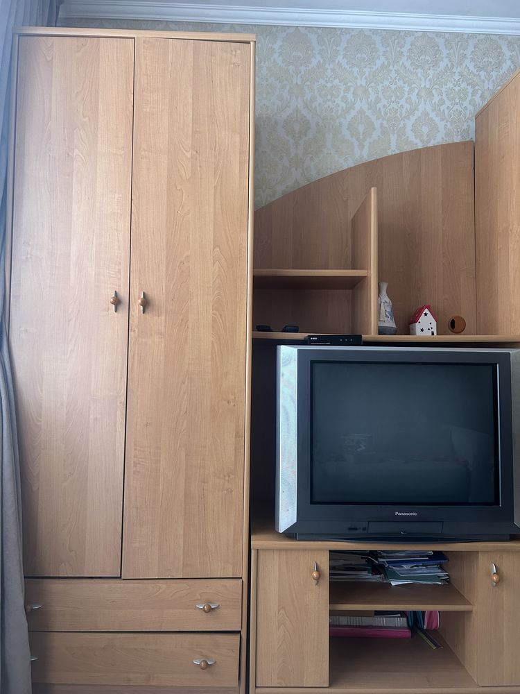 Продается польская стенка в отличном состянии для загородного дома