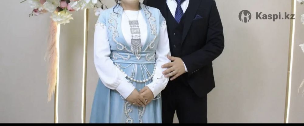 Национальный костюм камзол с белым платьем