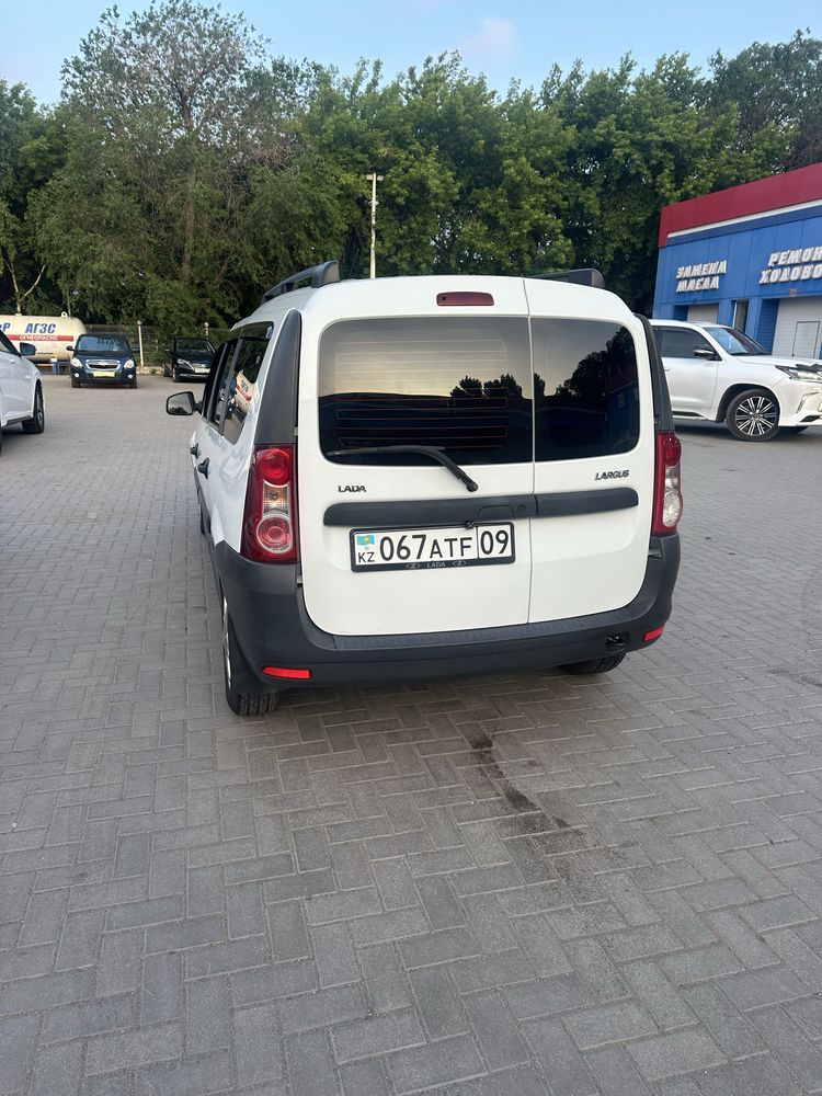 .Lada largus 2015 года *