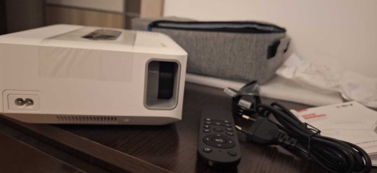 Продам новый UHD led projector (лэд проектор) Lumen 12 000. 8K.