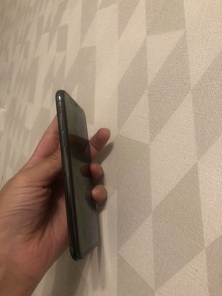 Iphone XS в хорошем состоянии