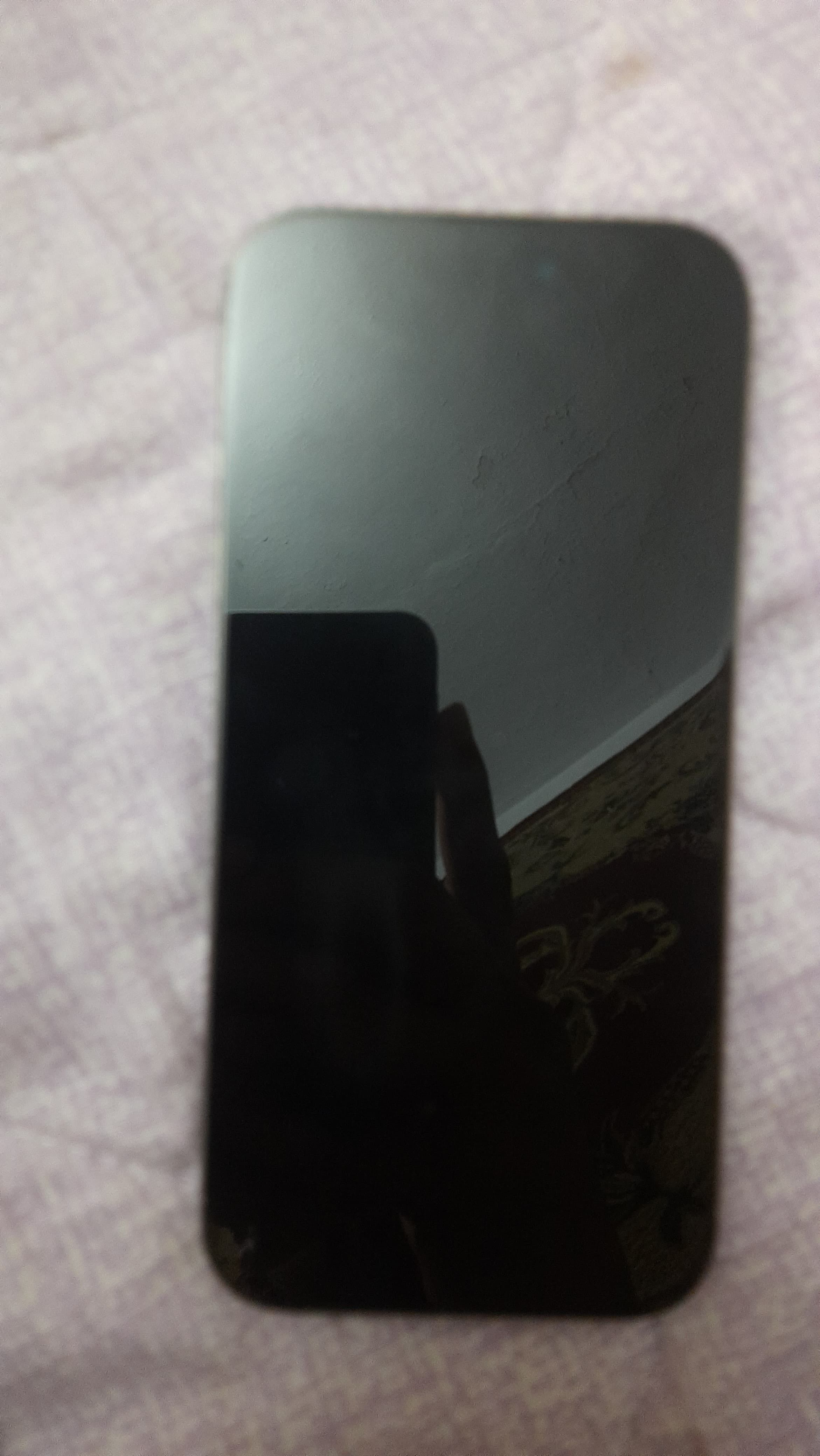 iphone 16 pro in good condition no scratch. box is available