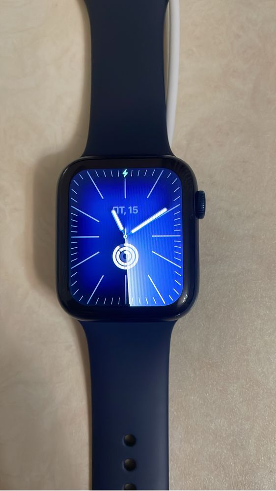 Apple watch 6 , 44 mm