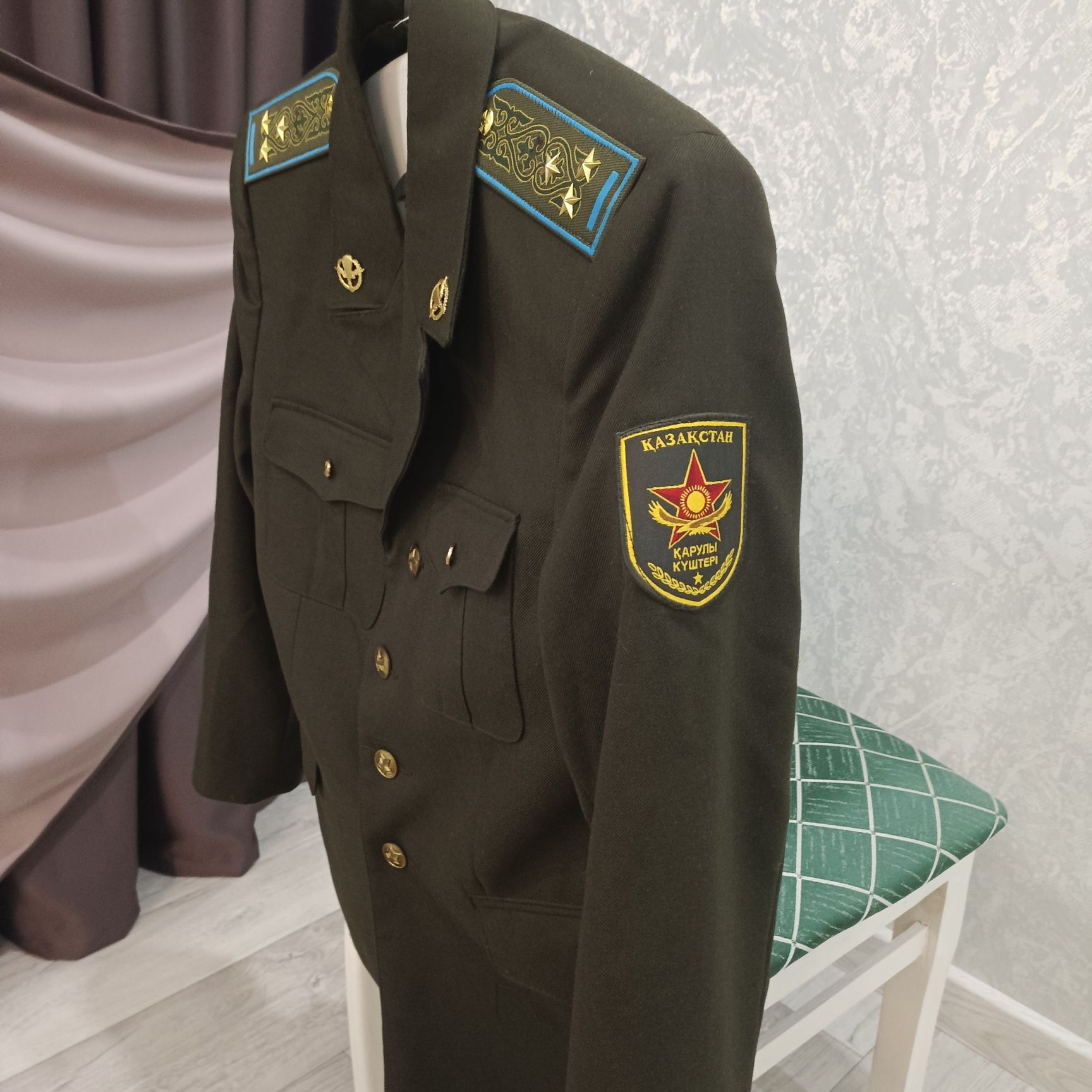 Кастюм военный коричневый